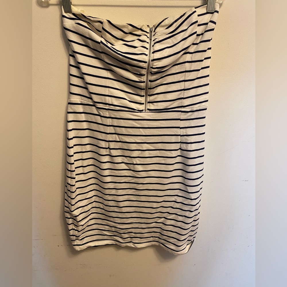 Charlotte Russe body con dress
